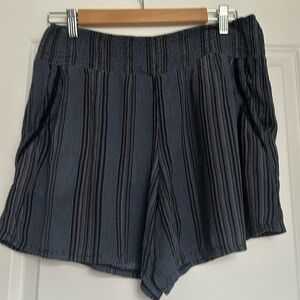 Three Dots Pull On Rayon Shorts Blue and Black Stripes Size M